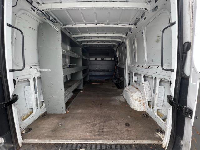 Photo 6 from auction – 2015 MERCEDES-BENZ SPRINTER 2 with VIN WD3PE7CC4FP137757