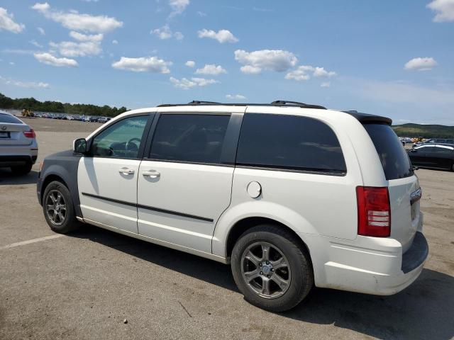 Photo 2 from auction – 2010 CHRYSLER TOWN & COU with VIN 2A4RR5D10AR110304