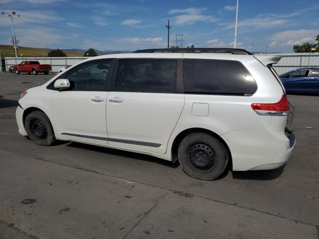 Photo 2 from auction – 2013 TOYOTA SIENNA XLE with VIN 5TDDK3DC2DS061709