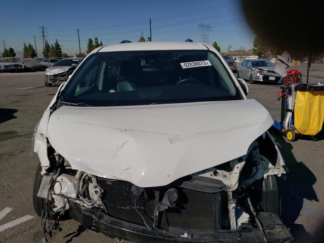 Photo 5 from auction – 2018 TOYOTA SIENNA SE with VIN 5TDXZ3DC2JS921239