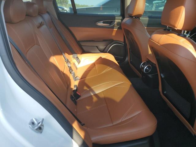 Photo 10 from auction – 2017 ALFA ROMEO GIULIA with VIN ZARFAECNXH7547619