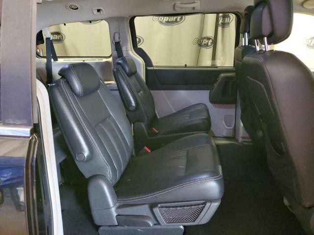 Photo 11 from auction – 2010 CHRYSLER TOWN & COU with VIN 2A4RR8DX3AR368418