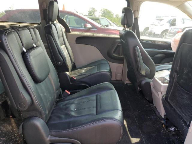 Photo 11 from auction – 2015 CHRYSLER TOWN & COU with VIN 2C4RC1BG1FR505705