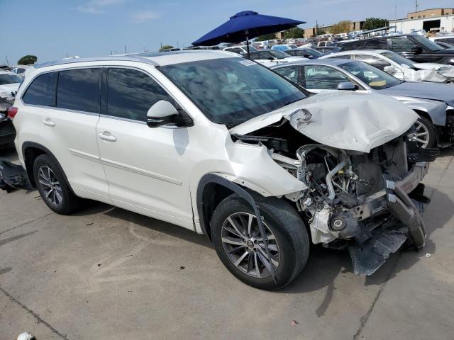 Photo 4 from auction – 2018 TOYOTA HIGHLANDER with VIN 5TDJZRFH8JS538679