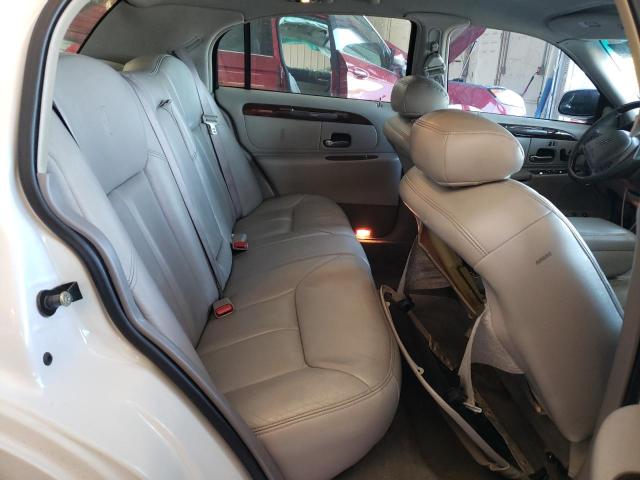 Photo 10 from auction – 2000 LINCOLN TOWN CAR C with VIN 1LNHM83W4YY769471