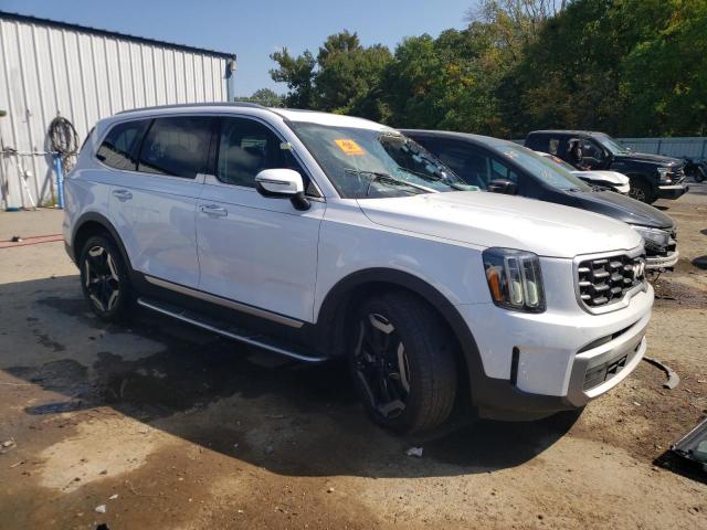 Photo 4 from auction – 2023 KIA TELLURIDE with VIN 5XYP6DGC5PG357151