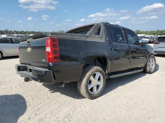 Photo 3 from auction – 2011 CHEVROLET AVALANCHE with VIN 3GNMCFE07BG372235