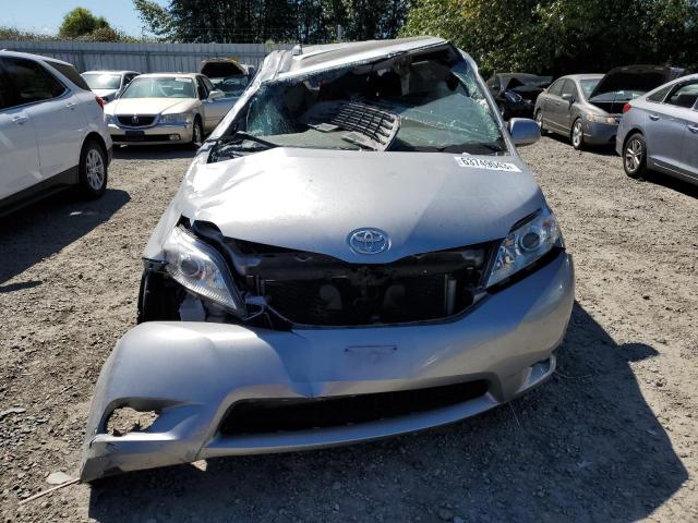 Photo 5 from auction – 2016 TOYOTA SIENNA XLE with VIN 5TDYK3DC2GS693020