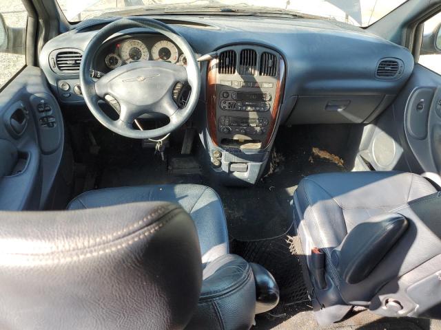 Photo 8 from auction – 2002 CHRYSLER TOWN & COU with VIN 2C4GP54332R587945