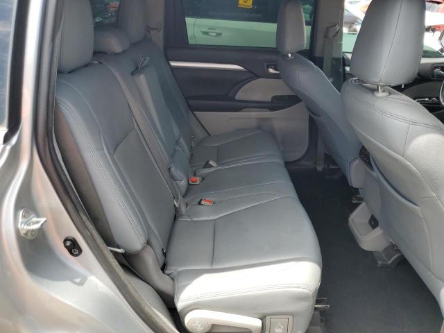 Photo 11 from auction – 2017 TOYOTA HIGHLANDER with VIN 5TDJZRFH8HS406760