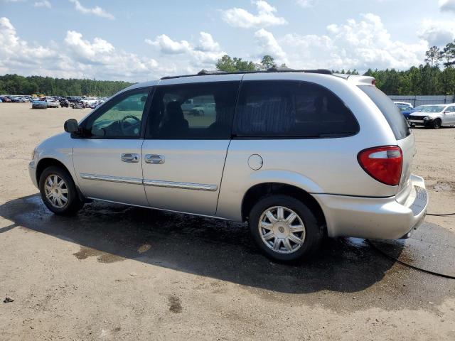 Photo 2 from auction – 2005 CHRYSLER TOWN & COU with VIN 2C4GP54L65R337992