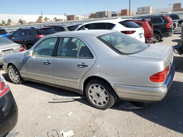Photo 2 from auction – 1998 MERCEDES-BENZ E 320 with VIN WDBJF65F3WA548367