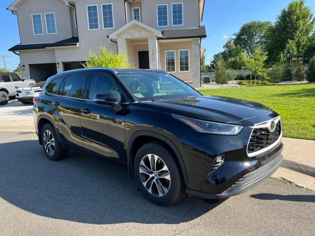 TOYOTA HIGHLANDER 2021 with VIN 5TDGZRBH8MS121244 - Photo from auction