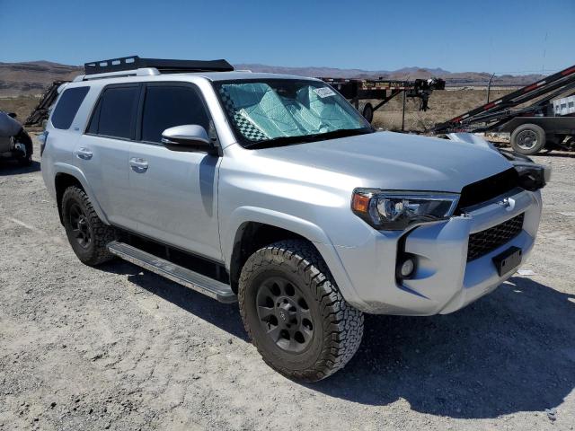 Photo 4 from auction – 2017 TOYOTA 4RUNNER SR with VIN JTEZU5JR5H5155384