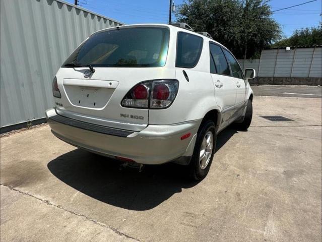 Photo 4 from auction – 2002 LEXUS RX 300 with VIN JTJGF10U820143820
