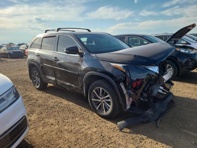 Photo 4 from auction – 2017 TOYOTA HIGHLANDER with VIN 5TDJZRFH7HS399784
