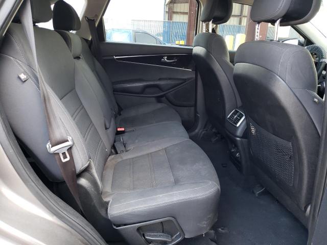 Photo 11 from auction – 2016 KIA SORENTO LX with VIN 5XYPG4A35GG075386