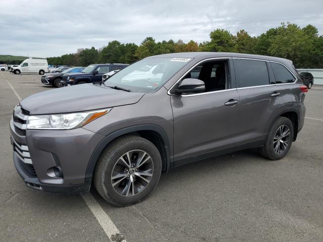 TOYOTA HIGHLANDER 2019 with VIN 5TDBZRFH0KS942341 - Photo from auction