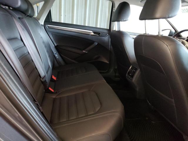 Photo 10 from auction – 2017 VOLKSWAGEN PASSAT SEL with VIN 1VWCT7A37HC065375