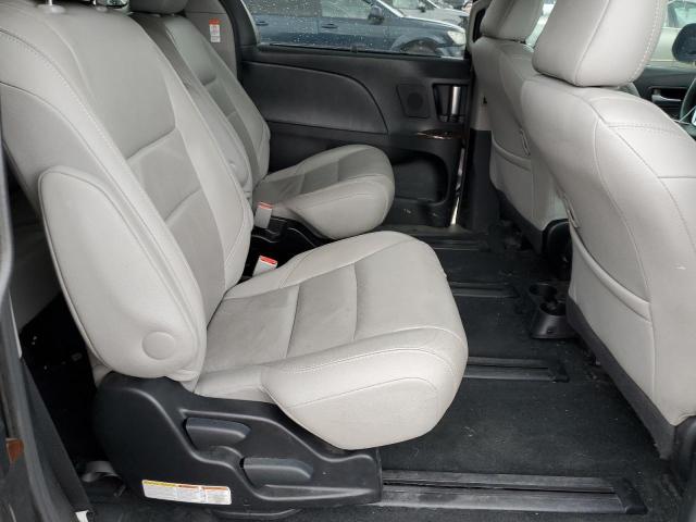 Photo 11 from auction – 2016 TOYOTA SIENNA XLE with VIN 5TDDK3DC6GS139669