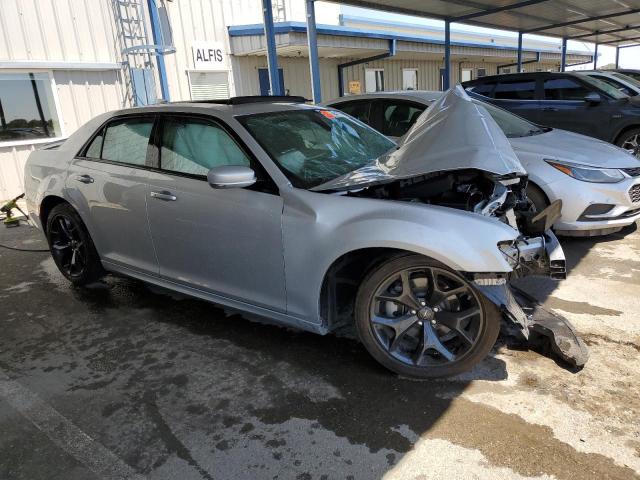 Photo 4 from auction – 2022 CHRYSLER 300 S with VIN 2C3CCABT0NH190777
