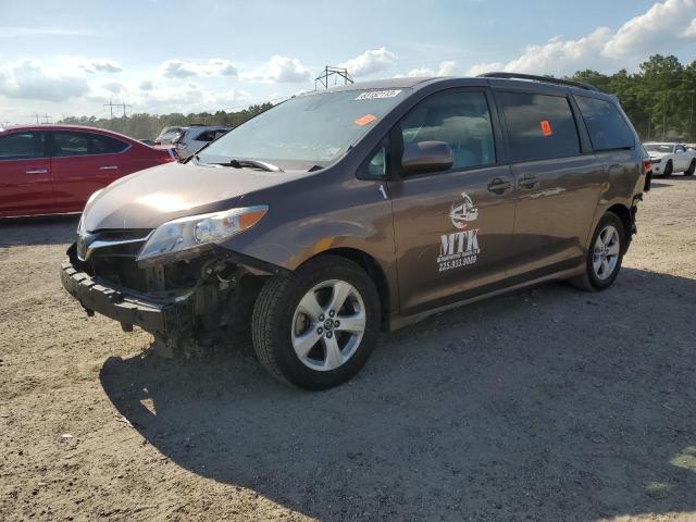 TOYOTA SIENNA LE 2018 with VIN 5TDKZ3DC9JS961005 - Photo from auction
