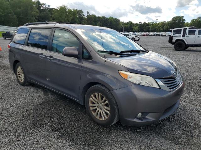 Photo 4 from auction – 2012 TOYOTA SIENNA XLE with VIN 5TDYK3DC9CS233721
