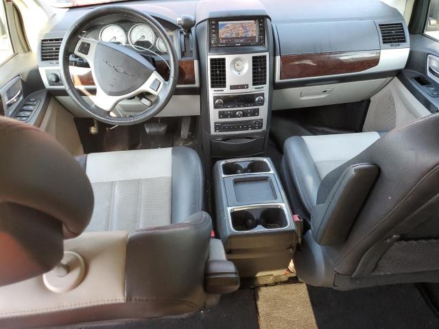 Photo 8 from auction – 2010 CHRYSLER TOWN & COU with VIN 2A4RR8DX9AR439041