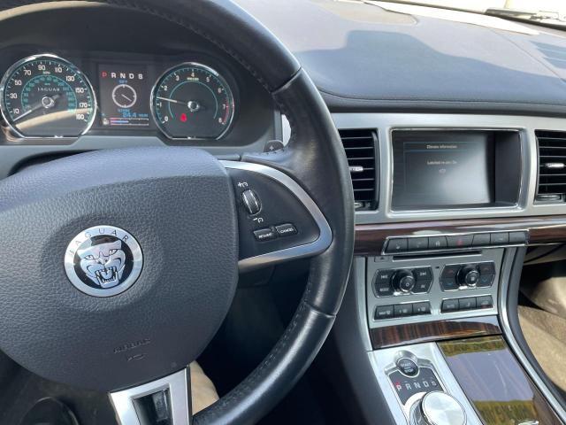 Zdjęcie 9 z aukcji – 2013 JAGUAR XF z VIN SAJWJ0EF8D8S88430