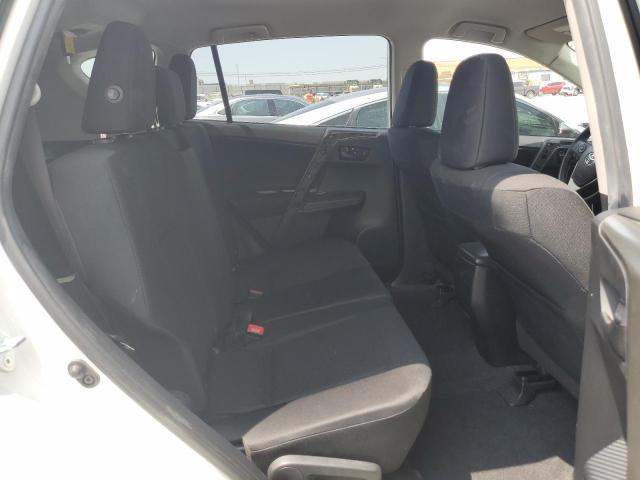 Photo 11 from auction – 2015 TOYOTA RAV4 LE with VIN JTMZFREV4FJ056735