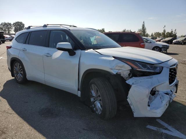 Photo 4 from auction – 2022 TOYOTA HIGHLANDER with VIN 5TDFZRAH4NS130201