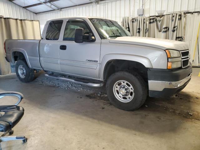 CHEVROLET SILVERADO 2006 with VIN 1GCHK29U06E272848 - Photo from auction