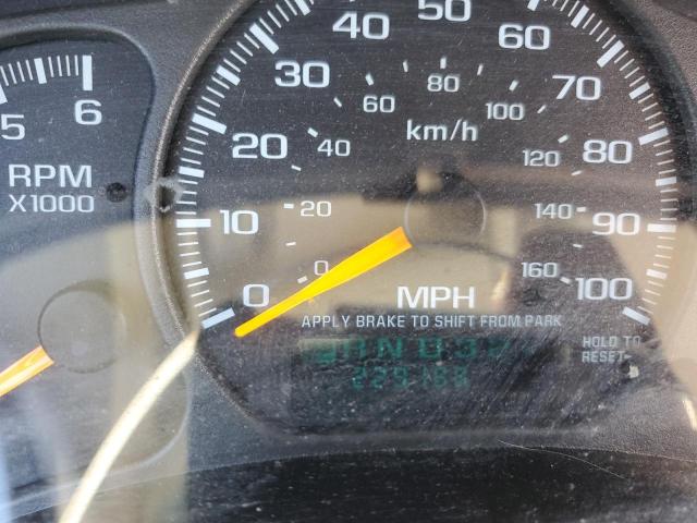 Photo 9 from auction – 2001 CHEVROLET SUBURBAN K with VIN 3GNFK16T41G238692