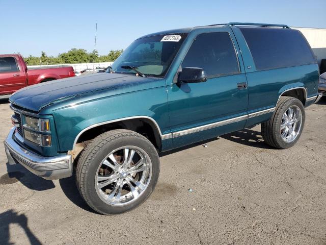 GMC YUKON 1995 with VIN 3GKEK18K0SG503980 - Photo from auction