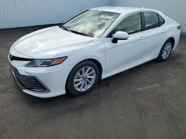 TOYOTA CAMRY LE 2022 with VIN 4T1C11AK2NU663226 - Photo from auction