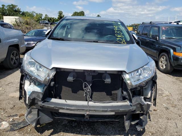 Photo 5 from auction – 2017 TOYOTA HIGHLANDER with VIN 5TDBZRFH1HS439832