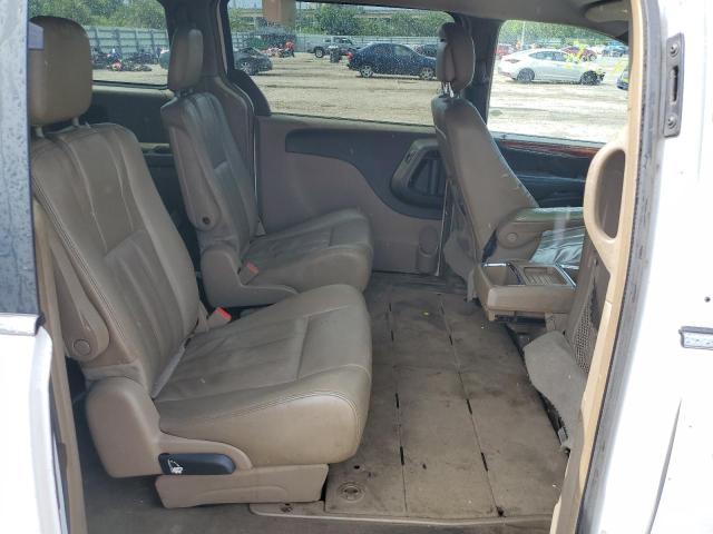 Photo 11 from auction – 2014 CHRYSLER TOWN & COU with VIN 2C4RC1BG3ER402588