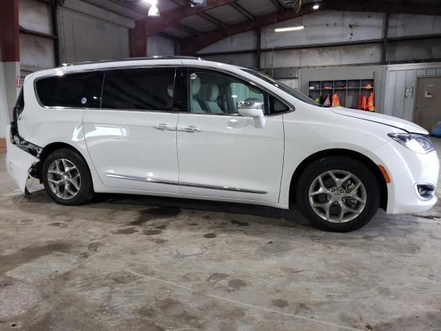 Photo 4 from auction – 2017 CHRYSLER PACIFICA L with VIN 2C4RC1GG1HR812612