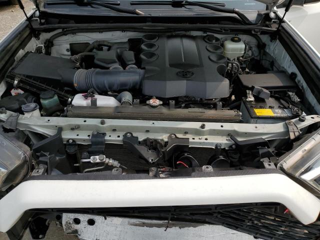 Photo 12 from auction – 2018 TOYOTA 4RUNNER SR with VIN JTEBU5JR6J5592012