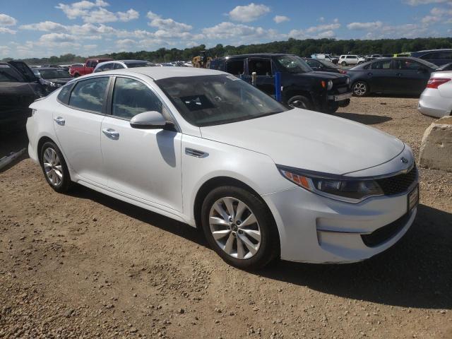 Photo 4 from auction – 2017 KIA OPTIMA LX with VIN 5XXGT4L31HG161809