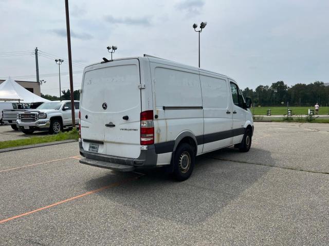 Photo 4 from auction – 2015 MERCEDES-BENZ SPRINTER 2 with VIN WD3PE7CC4FP137757