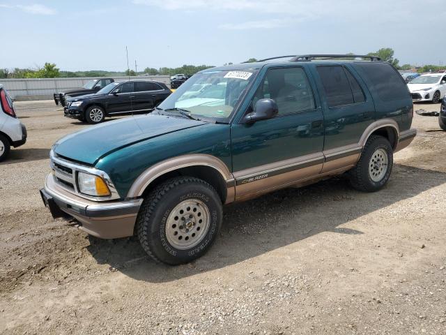 CHEVROLET BLAZER 1996 with VIN 1GNDT13W8T2159346 - Photo from auction