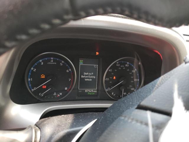 Photo 9 from auction – 2017 TOYOTA RAV4 XLE with VIN JTMRFREV5HJ118405