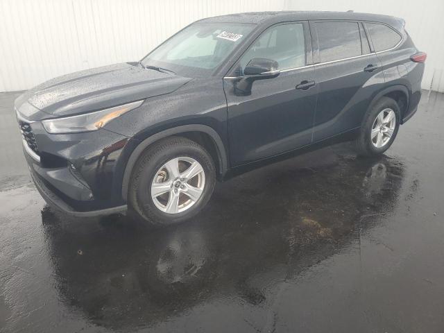 TOYOTA HIGHLANDER 2022 with VIN 5TDZZRAH8NS544093 - Photo from auction