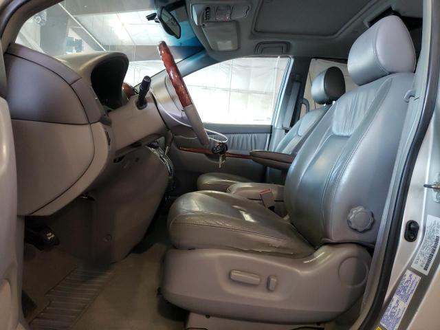 Photo 7 from auction – 2004 TOYOTA SIENNA XLE with VIN 5TDBA22CX4S024706