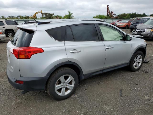 Photo 3 from auction – 2013 TOYOTA RAV4 XLE with VIN JTMRFREV0DD043136