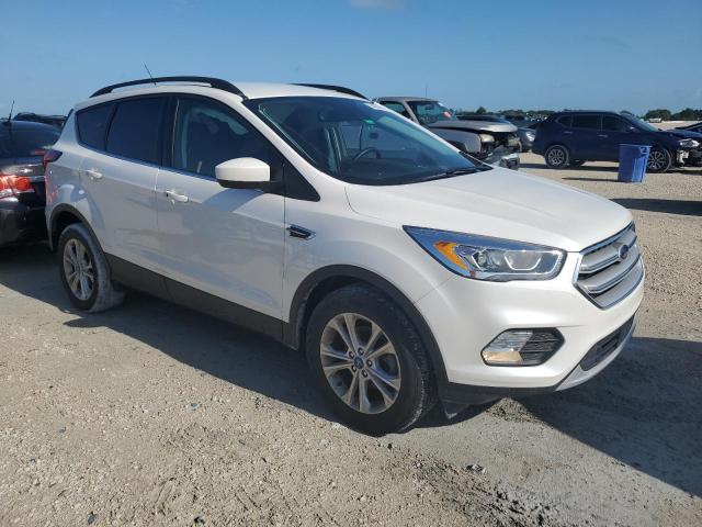 Photo 4 from auction – 2019 FORD ESCAPE SEL with VIN 1FMCU0HD0KUA90282