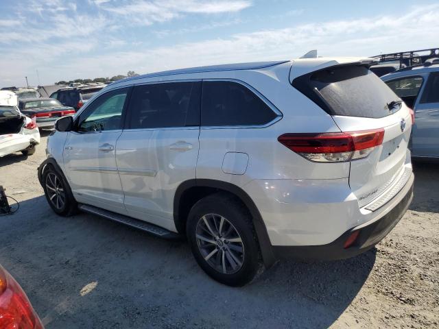 Photo 2 from auction – 2018 TOYOTA HIGHLANDER with VIN 5TDJGRFHXJS038237