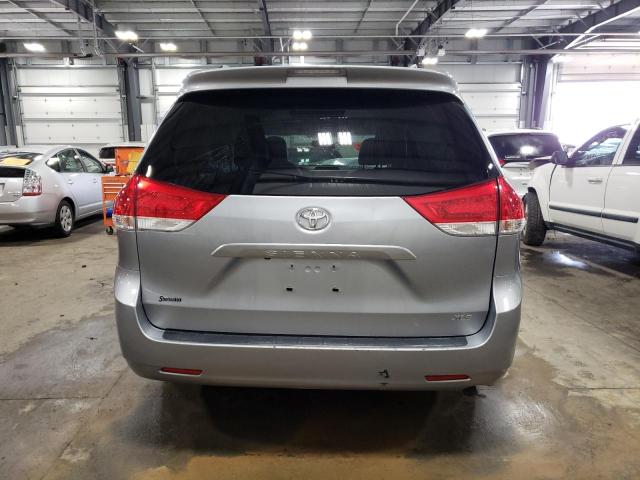 Photo 6 from auction – 2014 TOYOTA SIENNA XLE with VIN 5TDYK3DC2ES497950