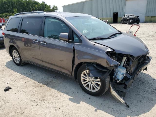 Photo 4 from auction – 2013 TOYOTA SIENNA XLE with VIN 5TDYK3DC0DS332042